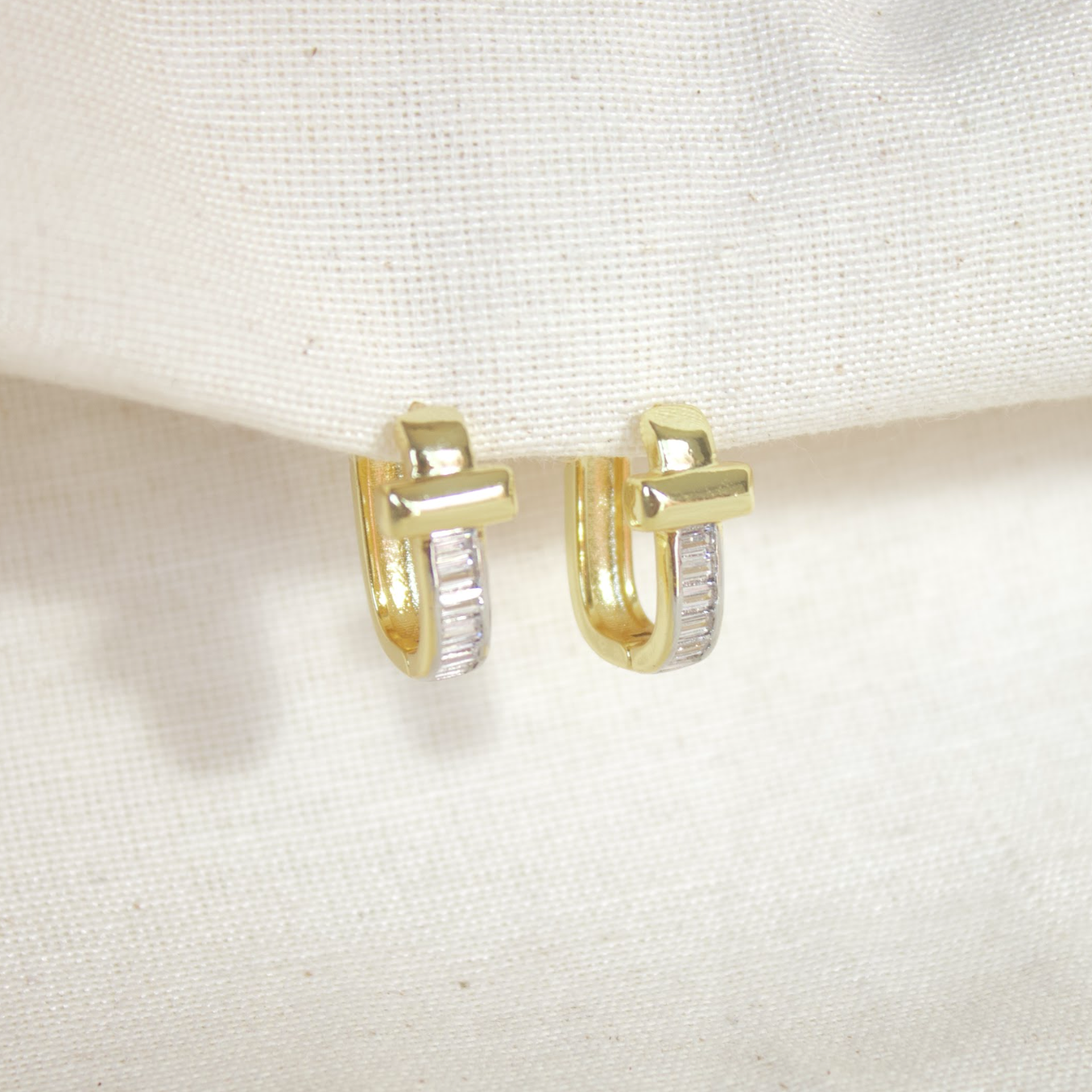 Aretes óvalo con circonia
