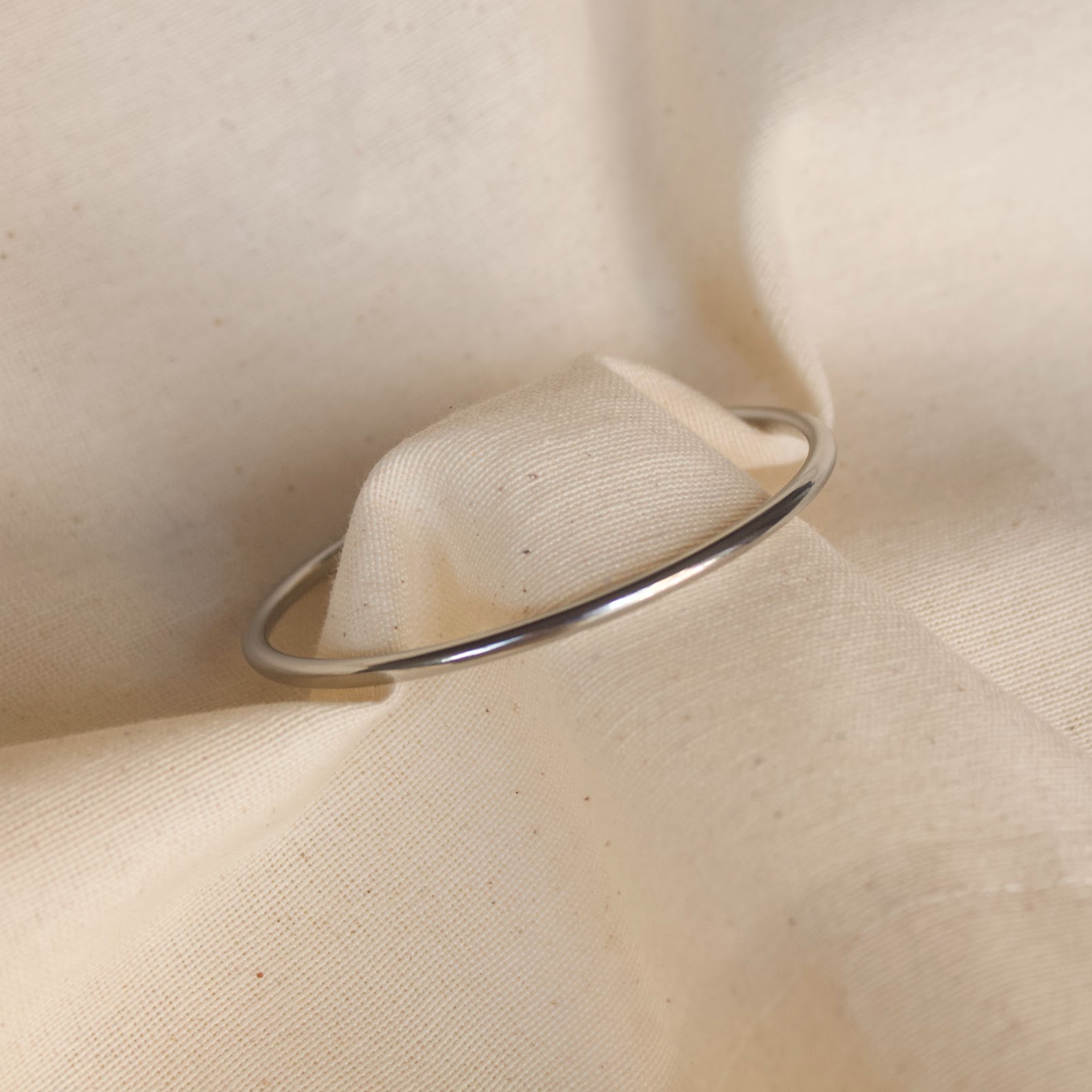 Brazalete liso plateado