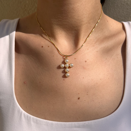 Collar cruz perlas