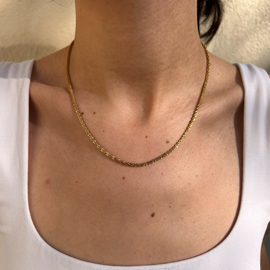 Collar básico dorado