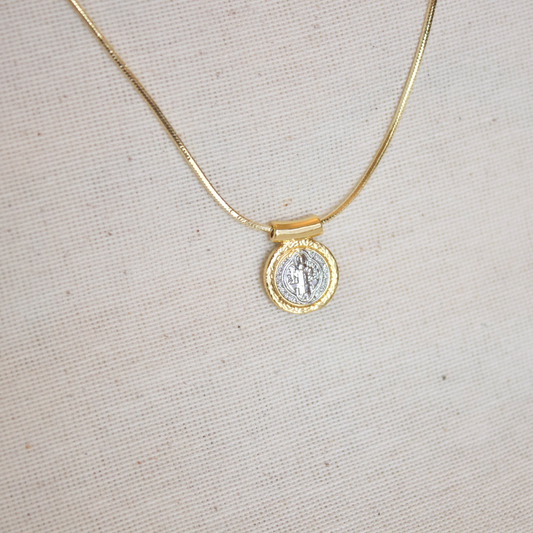 Collar dije San Benito