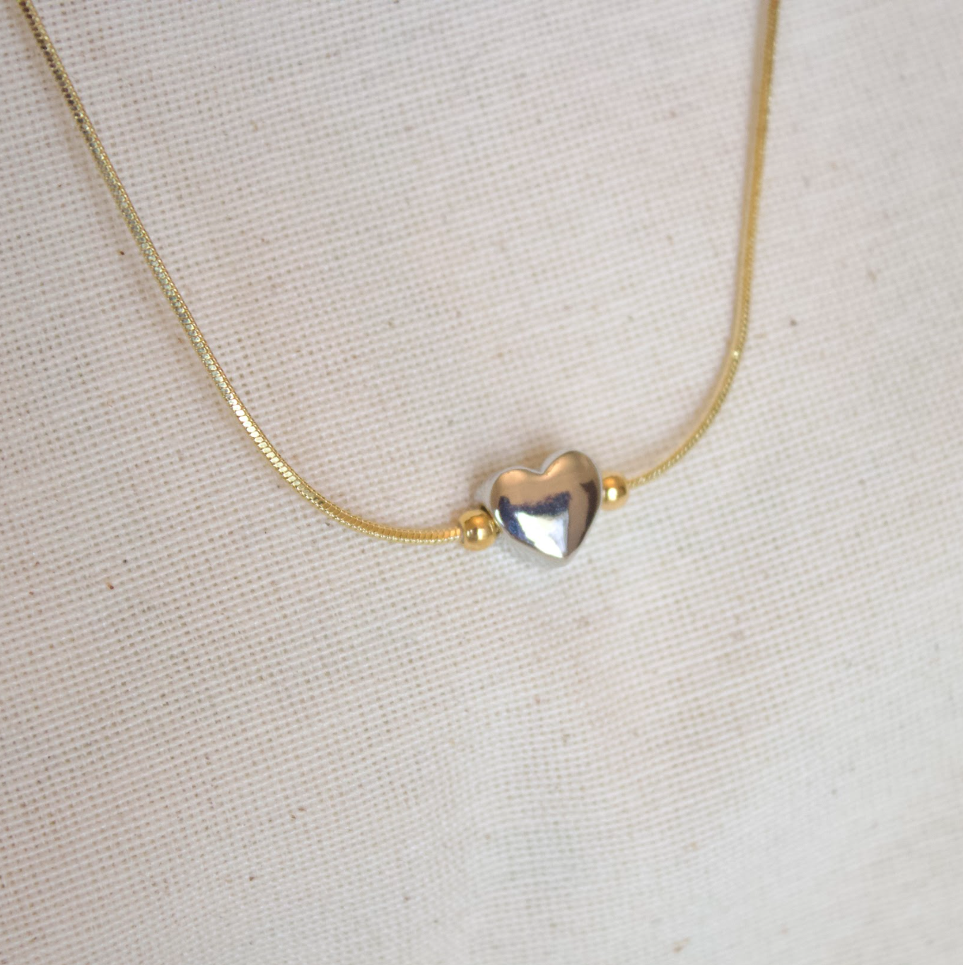 Collar dije corazón mini plateado