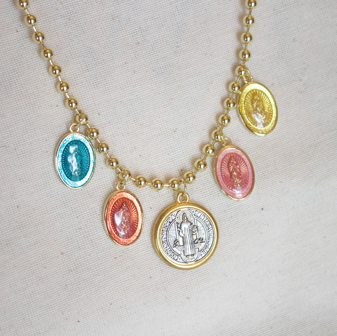 Collar chunky charms religiosos