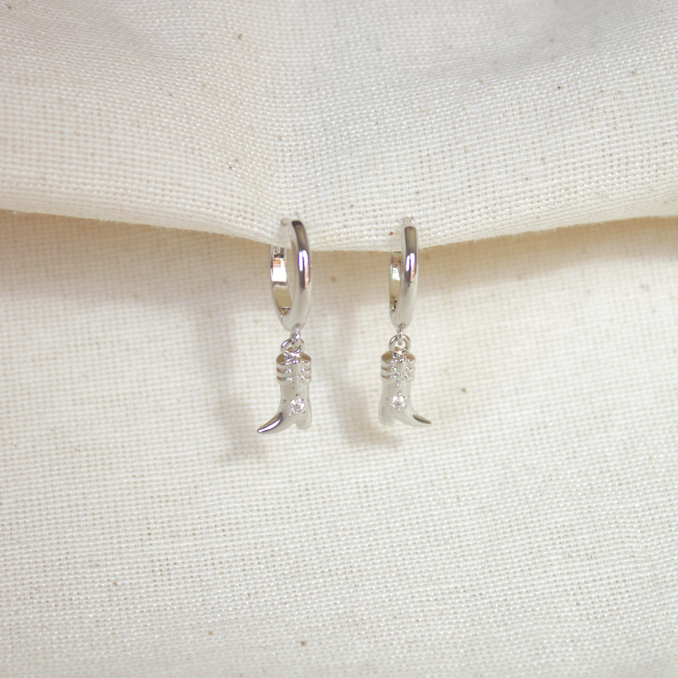 Huggies plateados bota vaquera