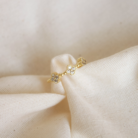 Anillo trebol dorado mini