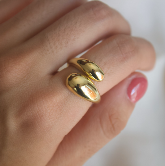 Anillo dos gotas dorado