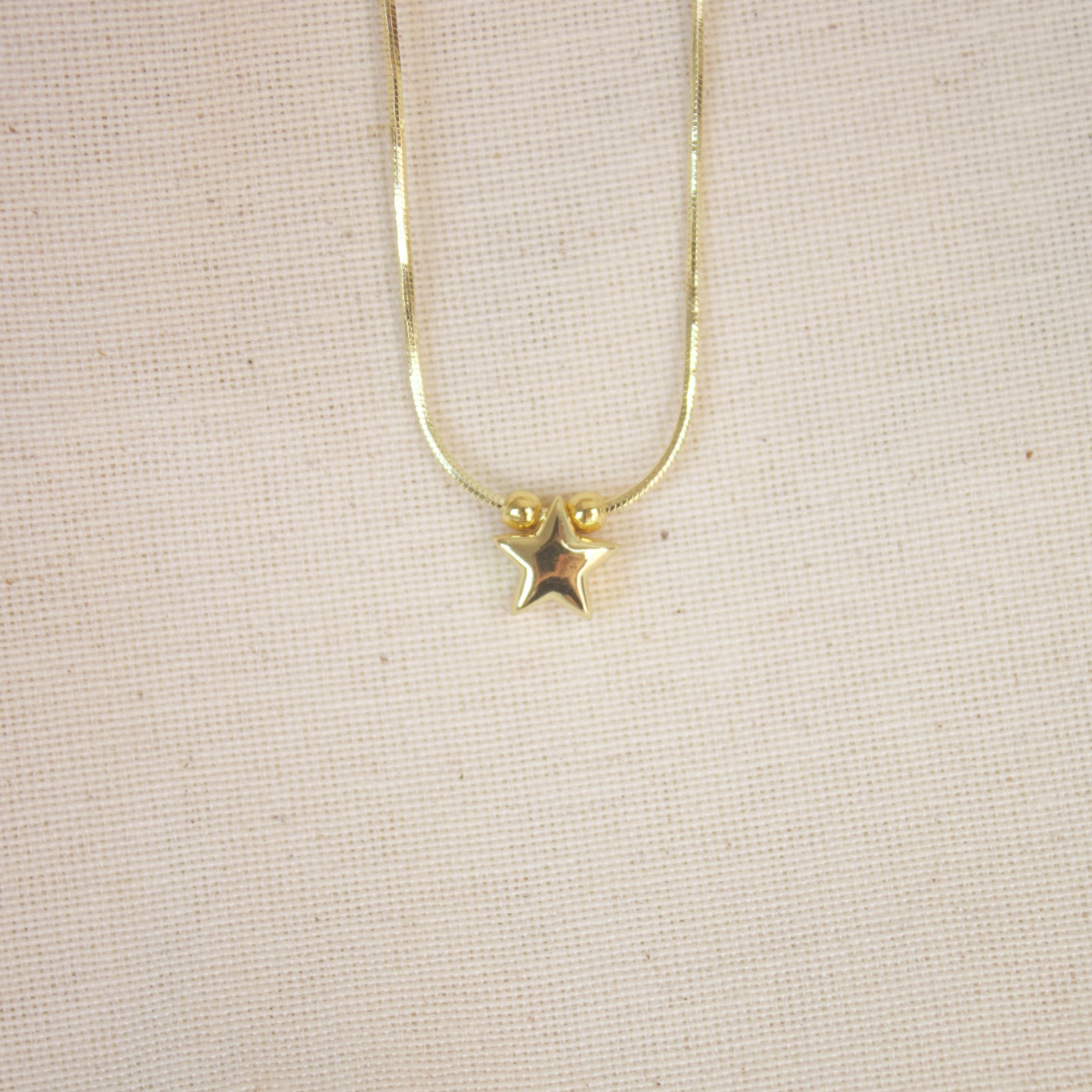 Collar dije estrella dorado
