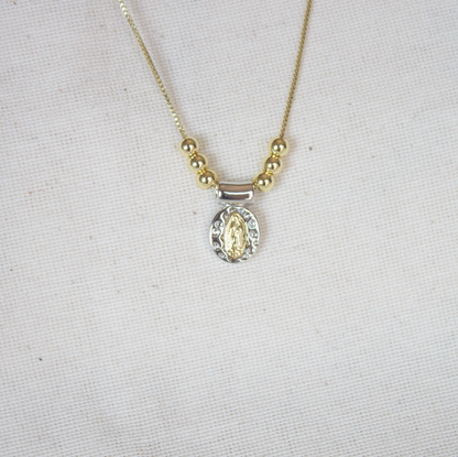 Collar dorado dije virgen plateado