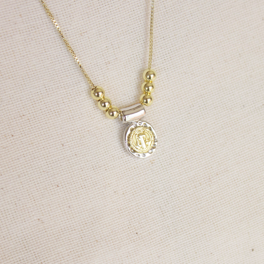 Collar dorado dije San Benito plateado