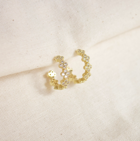 Aretes trébol dorado