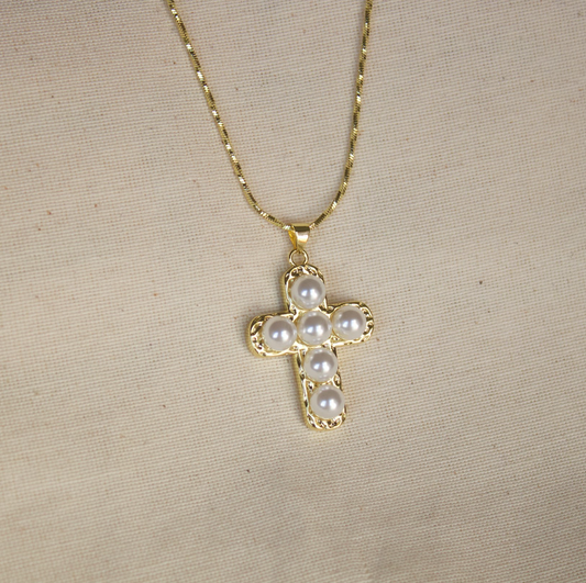 Collar dije cruz con perlas chunky