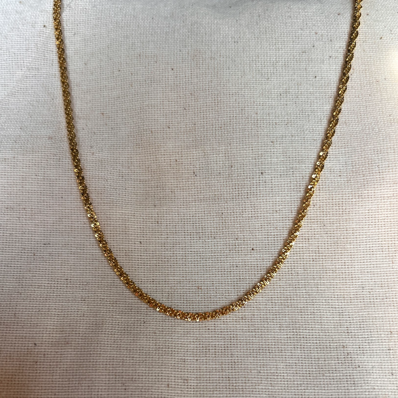Collar básico dorado